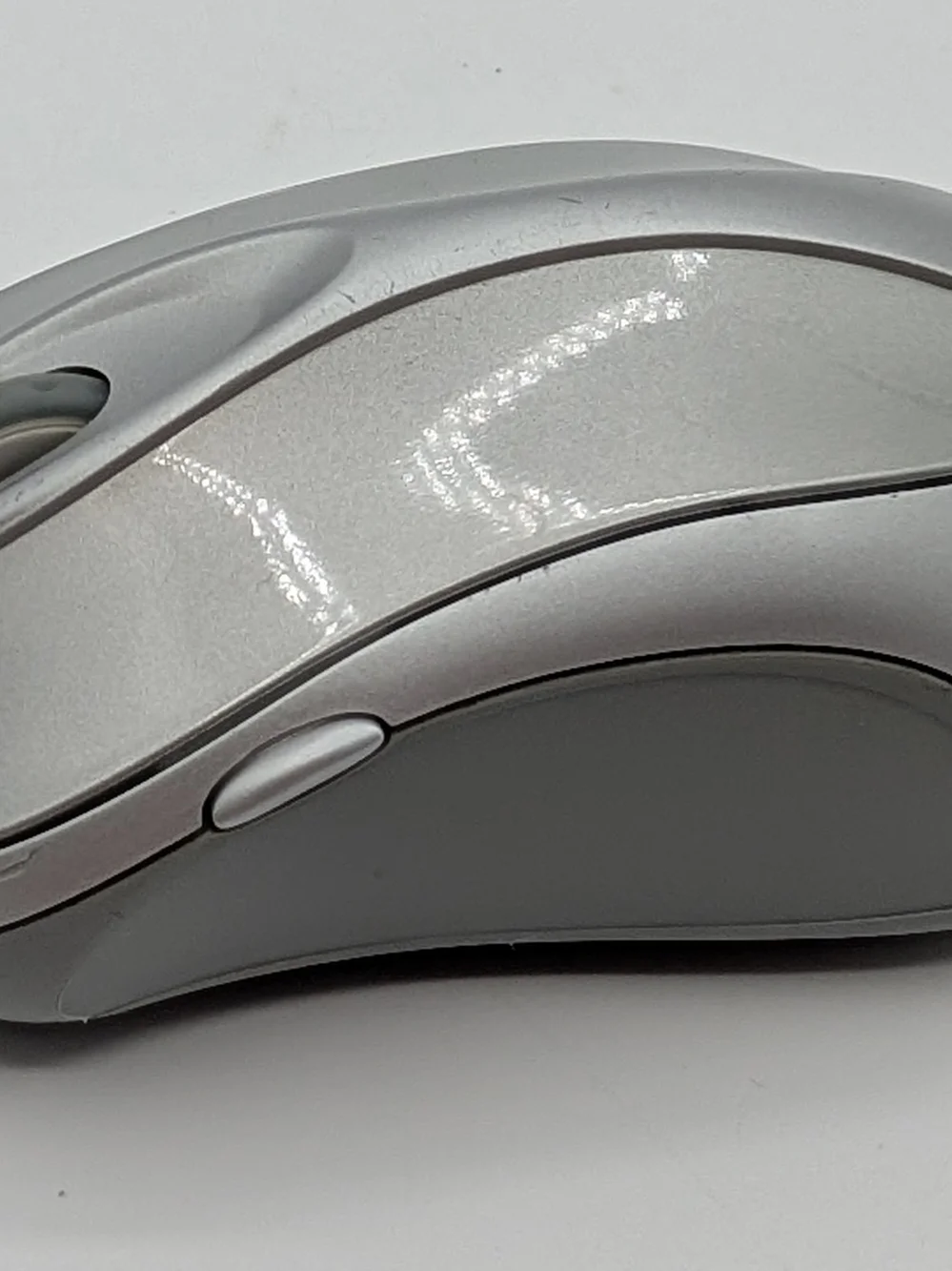 Microsoft Silver Wireless Optical Mouse - Ambidextrous Design